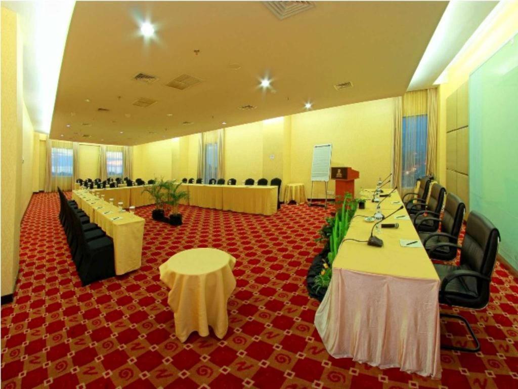 Grand Basko Hotel Padang  Luaran gambar