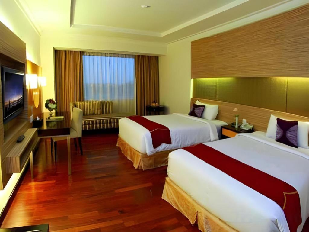 Grand Basko Hotel Padang  Luaran gambar