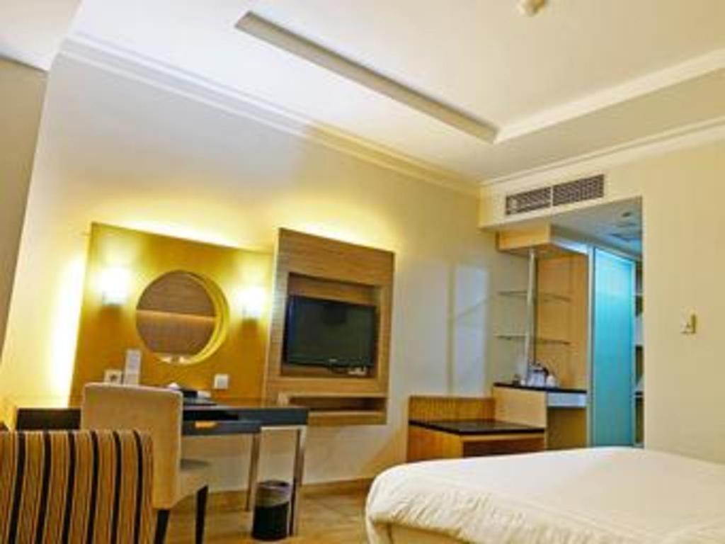 Grand Basko Hotel Padang  Luaran gambar