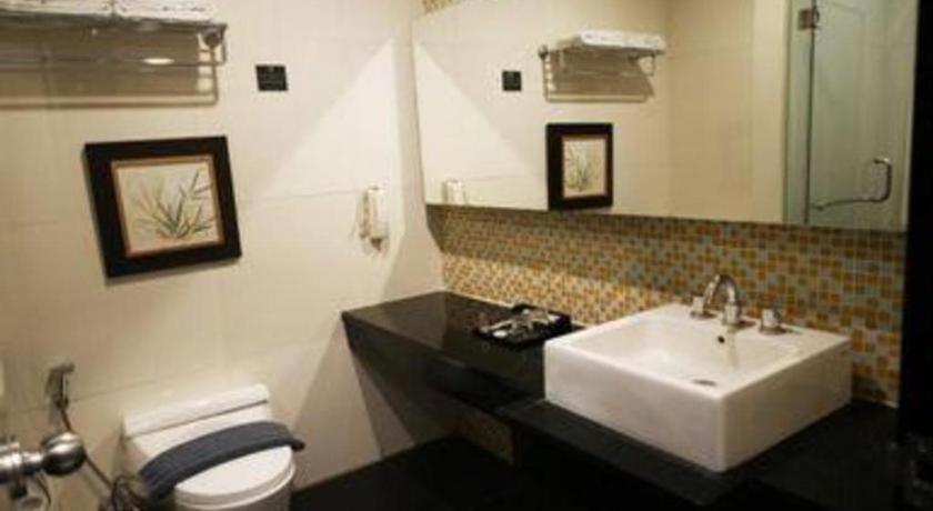 Grand Basko Hotel Padang  Luaran gambar