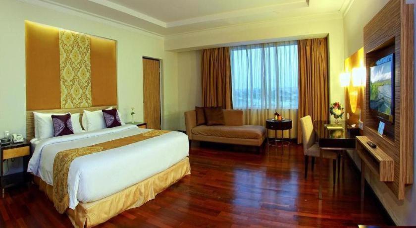 Grand Basko Hotel Padang  Luaran gambar