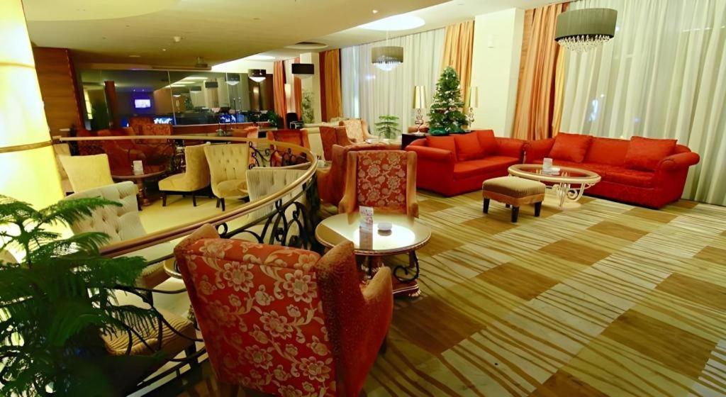 Grand Basko Hotel Padang  Luaran gambar